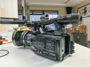 Caméscope portable HD Sony <span class=keywords><strong>PMW</strong></span> EX280 avec zoom 14x en bon état - Product Image 1