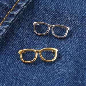 Broches de <span class=keywords><strong>Gafas</strong></span> con Lazo de Aleación de Zinc, Pin de Solapa Conciso para Camisa de Mezclilla, Jeans, Bolso, Artesanía de Metal Natural, Regalo para <span class=keywords><strong>Profesor</strong></span> - Product Image 2
