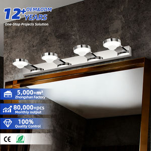 Applique murale moderne de luxe pour salle de bain, 3 lumières, finition blanc poli, avec abat-jour en verre dépoli, à poser au-dessus du miroir - Product Image 1