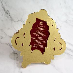 Cartes de menu royales acryliques de miroir d'or de luxe à extrémité élevé avec du velours pour la noce - Product Image 1