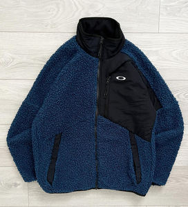 कस्टम यूनिसेक्स ध्रुवीय ऊन हूडेड जैकेट सर्दियों फैशन ऊन हेवीवेट गर्म स्ट्रीटवियर पुरुषों के लिए - Product Image 4