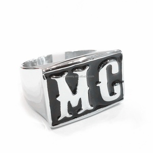 Anillo de Motociclista Vintage de Acero Inoxidable 316L Resistente al Agua, Acabado en Esmalte Negro, Anillo de Moto a la Moda - Product Image 1