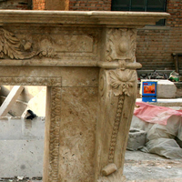 Poêle en pierre d'intérieur beige sculpté à la main à bas prix, style antique moderne, cheminée en marbre entourée de manteaux