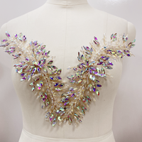 Applique florale de luxe faite à la main en fil métallique 3D avec strass brillants pour accessoires de robe
