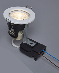 Soporte de <span class=keywords><strong>luz</strong></span> de techo con forma de <span class=keywords><strong>luz</strong></span> descendente LED de 4 pulgadas, carcasa resistente al fuego, instalación empotrada ajustable para sala de estar interior IP65 IP54 - Product Image 1