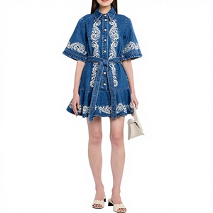 Robe chemise en jean bleu brodée pour femme, robe en jean à volants, tenue de tous les jours, robe en jean à boutons - Product Image 1