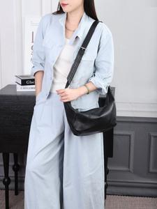 Sac bandoulière portable en cuir de vachette de haute qualité, style vintage et tendance, avec doublure en polyester et fermeture éclair - Product Image 5