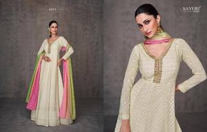 Robe Anarkali de créateur de qualité supérieure avec broderie et travail de séquence disponible au prix d'exportation - Product Image 5