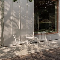 Tables et chaises de salle à manger en fer imperméables modernes pour les salons de thé/café et les jardins de cour