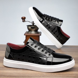 Chaussures habillées décontractées pour hommes à bout rond en polyester, à lacets, confortables, avec sangles brillantes, toutes saisons, tailles 39-48 - Product Image 1