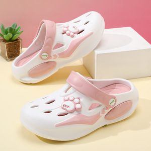 Sandales compensées pour femmes Crocs, motif dessin animé mignon, antidérapantes, pour la plage, chaussures d'été - Product Image 1