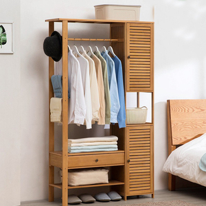 Perchero de bambú personalizado ajustable con estante y soporte para zapatos - Product Image 1