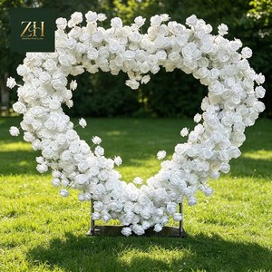 Arco Floreale a Forma di Cuore in Seta Rossa di Alta Qualità, Decorazione Floreale Artificiale per Sfondi Fotografici di Compleanno all'Aperto - Product Image 3