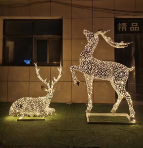 Statua di Cervo 3D in Metallo a Grandezza Naturale per Decorazione Giardino Esterno, Grande Scultura di Cervo in Acciaio Inossidabile con Illuminazione - Product Image 1