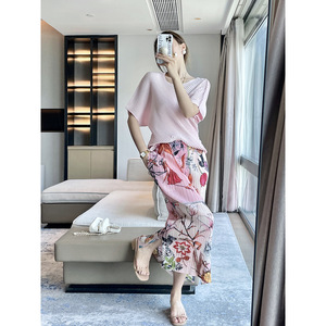 Set Camicia e Gonna per <span class=keywords><strong>Donna</strong></span> con Maniche a <span class=keywords><strong>Tre</strong></span> Quarti Plissettate, Vita Alta, Casual, Ampio, Snellente, Ringiovanente, con Stampa Caratteristica per Uso Quotidiano - Product Image 3