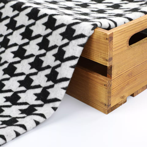 Tissu tricoté doux brossé en rayonne, polyester et élasthanne à motif jacquard pied-de-poule géométrique pour vêtements de garçons et de filles - Product Image 3