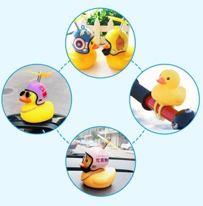 Prix d'usine : Jouets promotionnels pour moto et vélo, incluant klaxon canard jaune, casque anti-vent et libellule en <span class=keywords><strong>bambou</strong></span> - Product Image 3