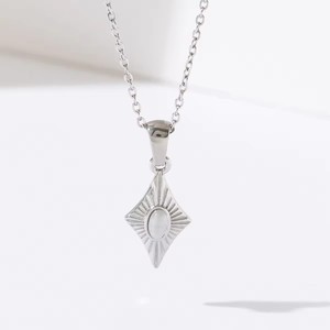 Collar de Moda con Colgante de Concha Marina y Piedra Ojo de Gato Natural, Chapado en Oro PVD, Estilo Estrella de Moda - Product Image 5