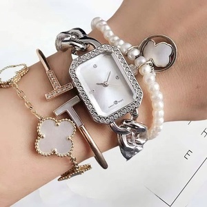 Reloj de Pulsera para Mujer con Esfera Rectangular Plateada, Bisel con Pedrería, Correa de Cadena Gruesa, Elegante Reloj de Cuarzo Suizo - Product Image 6