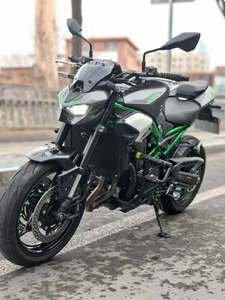 La moto sportive haute performance <span class=keywords><strong>Kawasaki</strong></span> Z900 possède un son de moteur agréable. - Product Image 4