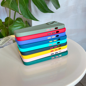 Nuovo prodotto a nido d'ape in silicone traspirante custodia per telefono in silicone per <span class=keywords><strong>iPhone</strong></span> 16 15 <span class=keywords><strong>Pro</strong></span> <span class=keywords><strong>Max</strong></span> <span class=keywords><strong>14</strong></span> 13 12 Ultra sottile colorato TPU cover - Product Image 6