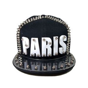 Personalizado Hip-hop Flat Bill Cap Laser Cut Graffiti Letters Snapback Cap Venta al por mayor Rock Cool Hip Hop Tachonado Rivet Hat - Product Image 5