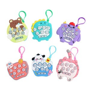 Consola <span class=keywords><strong>de</strong></span> juegos <span class=keywords><strong>de</strong></span> dibujos animados Whack-A-Mole educativa <span class=keywords><strong>de</strong></span> mano, divertido rompecabezas <span class=keywords><strong>de</strong></span> descompresión, llavero <span class=keywords><strong>de</strong></span> <span class=keywords><strong>juguete</strong></span>, Material plástico transfronterizo - Product Image 3