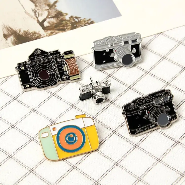 Fabrikant Aanpasbare Schattige Mode Zacht Email Reversspeld Badge Aangepaste Camera Hard Email Pin