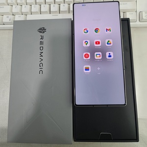 Smartphone de jeu Redmagic 10 Pro+ avec écran Full Screen de 6,85 pouces, 144 Hz, 7050 mAh, Snap Dragon 8 Elite, ROM globale - Product Image 4