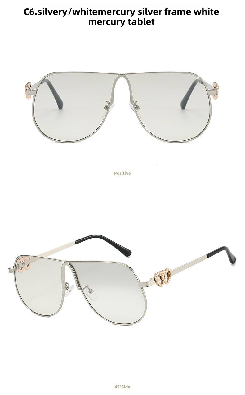 Cadre argenté, feuille de mercure blanche.