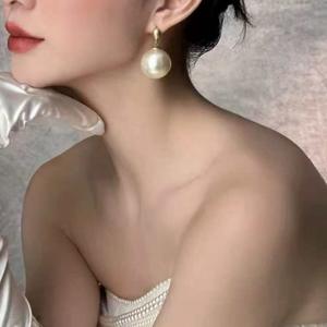 Boucles d'oreilles pendantes en fausses perles, rondes, plaquées or blanc, style vintage, bijoux de fête pour femmes - Product Image 1