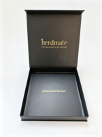 Boîte cadeau magnétique élégante personnalisée avec poignée, pelliculage mat, gaufrage, emballage rigide de luxe en papier, matériaux recyclés, mousse EVA