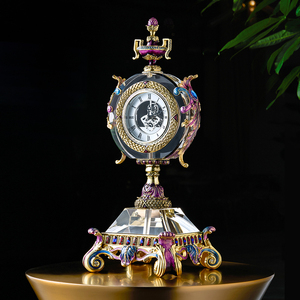 Đồng hồ để bàn, để kệ, kiểu dáng cổ điển, sang trọng, hiện đại, phong cách châu Âu, dòng King's Series của SANLOREN, máy cơ. - Product Image 3