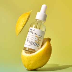 Ampolla Iluminadora con Vitamina C NAAP, Suero Coreano con Vitamina C para Blanquear la Piel y Darle Brillo, Tratamiento para Manchas Oscuras e Hiperpigmentación para Mujeres - Product Image 1