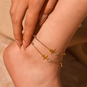 Cavigliera RFJEWELDainty Heartthrob in acciaio inossidabile placcato oro con ciondolo ECG, gioiello alla <span class=keywords><strong>moda</strong></span>, regalo per l'estate e la spiaggia. - Product Image 2