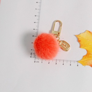 <span class=keywords><strong>Porte</strong></span>-clés en peluche mignon en forme de boule pour voiture, accessoire de sac à main pour femme - Product Image 2