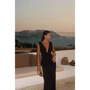 Robe de soirée noire Isole avec détail rose, robe de bal longue pour femme, fente latérale, silhouette droite, taille empire, du XS au XL, pour le bal de promo - Product Image 5