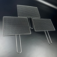 Grille de cuisson professionnelle en acier inoxydable poli pour barbecue avec poignée en U pour équipement de cuisson extérieur