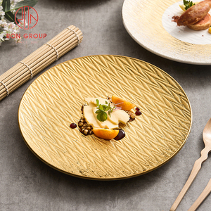 Assiette à dîner ronde en céramique à texture verticale dorée pleine pour la restauration hôtelière en gros - Product Image 1