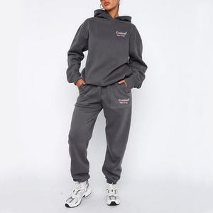 Sudadera con Capucha Extra Grande para Mujer con Logotipo Personalizado, Conjunto Deportivo de 2 Piezas con Pantalones y Estampado Puff, Tejido de Felpa Cálido de Algodón y Poliéster - Product Image 1