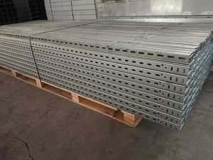 Vente en gros à prix réduit de chemins de câbles perforés galvanisés à chaud, fabriqués par une usine chinoise - Product Image 3