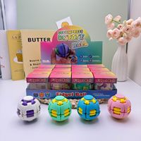 Nouvelle balle anti-stress rotative pour les doigts, spinner à 360° °   Jouet Gyro Cinétique Mécanique Premium Anti-Stress à Pression et Rotation