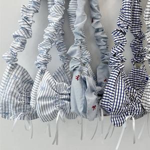 Bolsos cruzados de gran capacidad para mujer, con lazo azul a rayas, personalizados al por mayor, para el día a día - Product Image 1