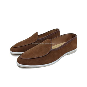 En stock Mocassins de <span class=keywords><strong>luxe</strong></span> en <span class=keywords><strong>daim</strong></span> de vache pour <span class=keywords><strong>homme</strong></span> chaussures Italie mode bureau hommes affaires mocassins décontractés Zapatos personnaliser usine de chaussures - Product Image 1