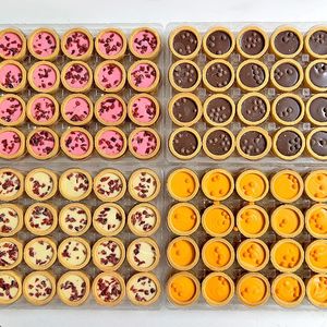 Biscuits à la crème aux saveurs variées, vanille, fraise, chocolat blanc, crème de cacao, garniture ronde, emballés en boîte, en-cas - Product Image 2