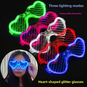 <span class=keywords><strong>Occhiali</strong></span> Luminosi <span class=keywords><strong>a</strong></span> Forma di Cuore con Luce Fredda per Bar e Discoteche, <span class=keywords><strong>Occhiali</strong></span> LED Luminosi - Product Image 4