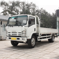 Isuzu chinois 700P 15T capacité 4x2 Euro 2 Van Cargo lumière grue camion Howo camion à benne basculante véhicules d'occasion pour le Japon uniquement