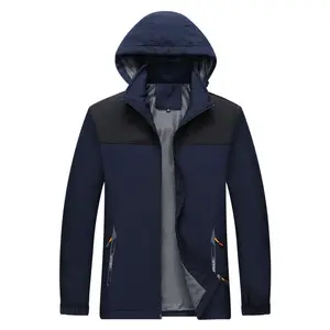 Chaqueta de senderismo impermeable de alta calidad 2023 Logotipo de impresión personalizado Softshell con capucha Unisex invierno para rompevientos hombres chaqueta al aire libre