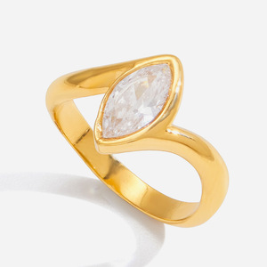 Bague en acier inoxydable avec zircon taille marquise serti clos, bijou unisexe tendance, cadeau - Product Image 1