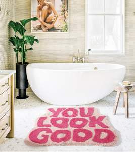 You Look Good Pink Alfombra suave y esponjosa Ducha Alfombra de baño - Product Image 5